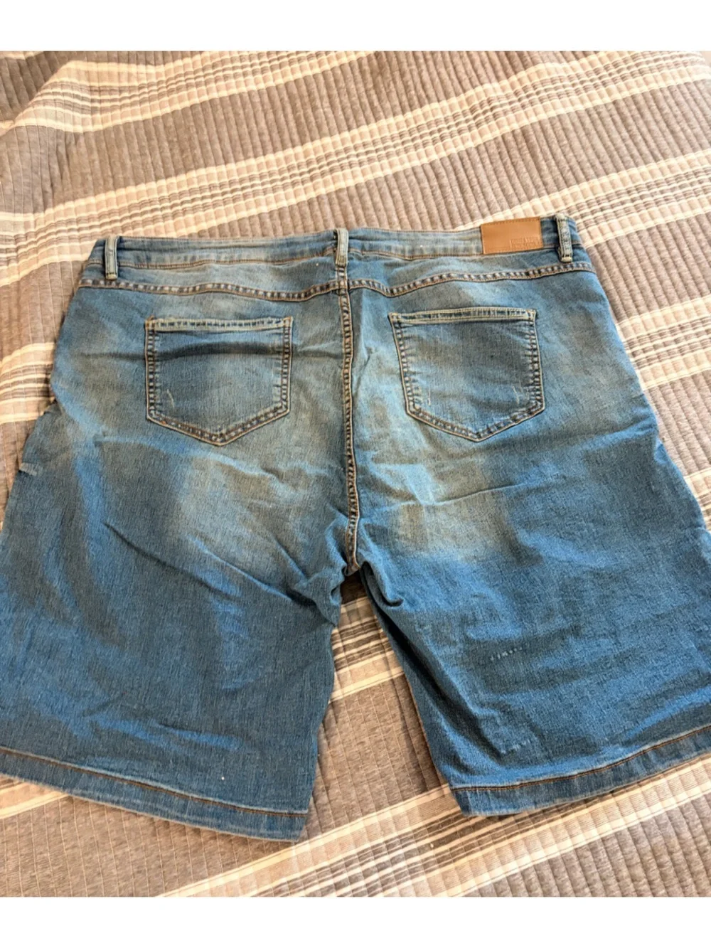Denim 1982 Women’s Plus Size 26w Classic Mid Wash Denim Bermuda Shorts